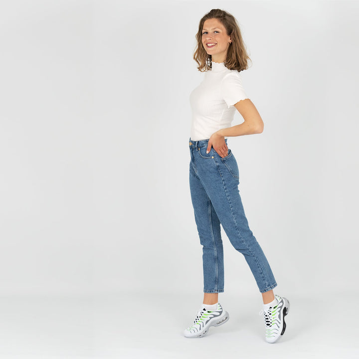 Sneaker Cushioned Sole Sports Shoes