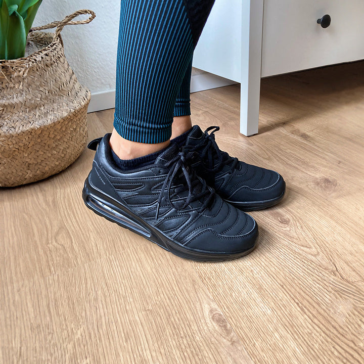 Sneaker with Cushioned Sole Sports Shoes